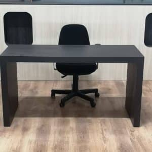 Set-birou-pal-negru-și-scaun